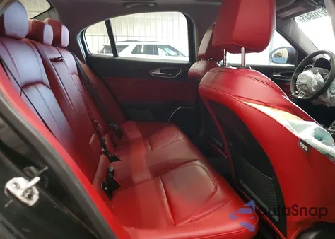 2021 Alfa Romeo Giulia Ti z USA, uszkodzony, nr VIN ZARFANBN6M7645512